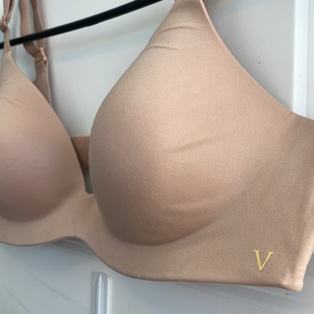 Victoria’s Secret Beige Lightly-Lined Wireless Bra (36B)